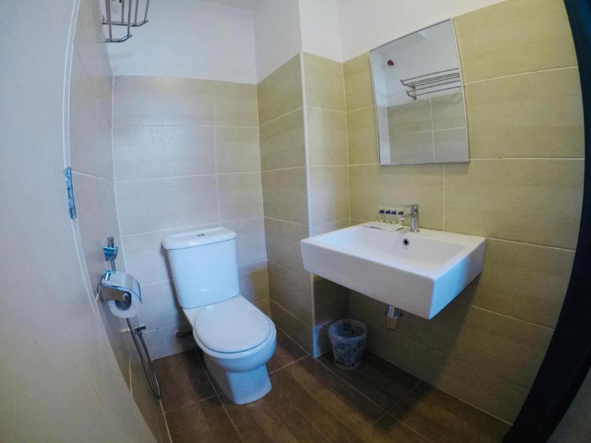 Golden Leaf Boutique Hotel Nusa Idaman Formerly Known As Ariana Hotel Johor Bahru Esterno foto