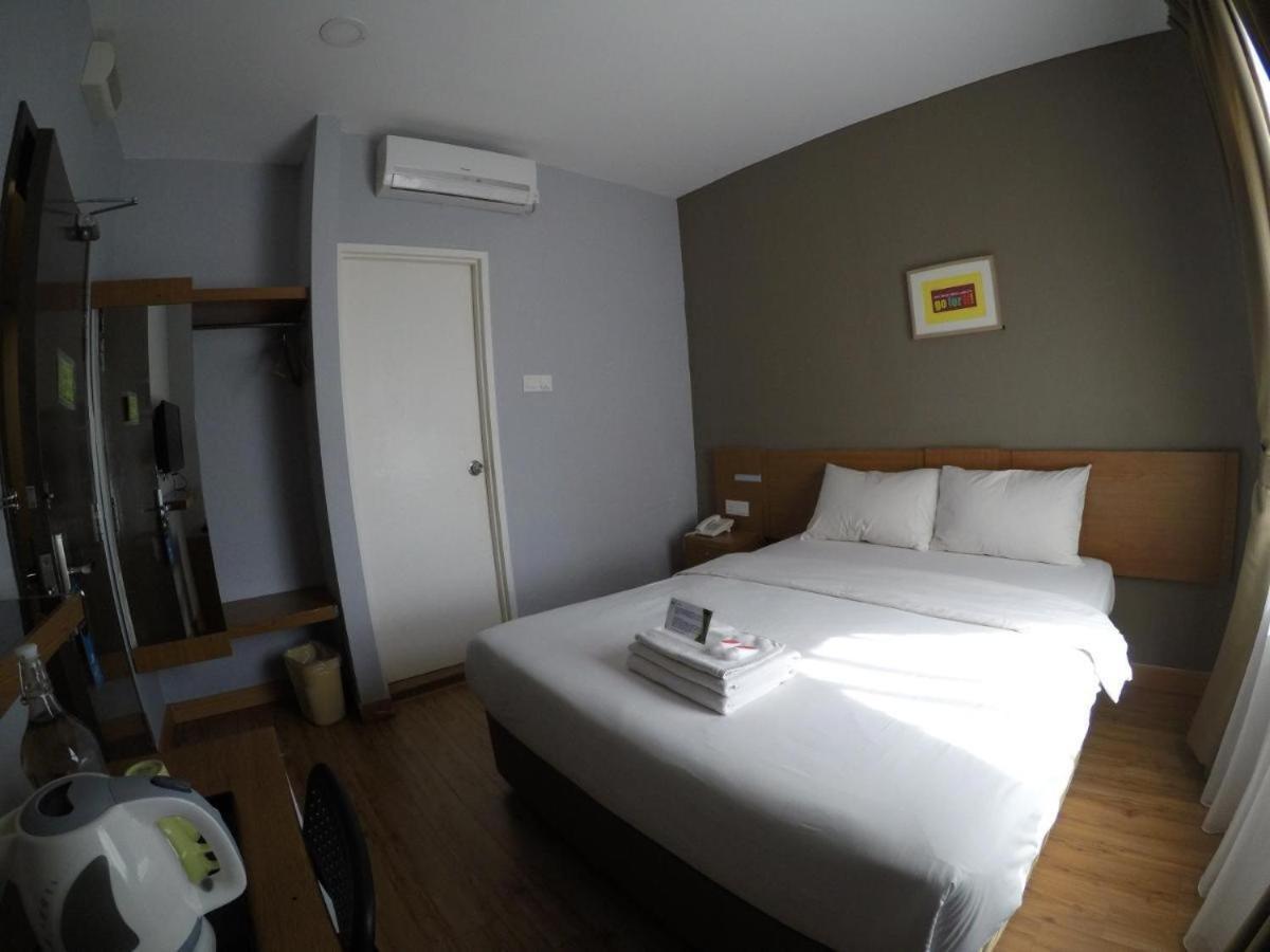 Golden Leaf Boutique Hotel Nusa Idaman Formerly Known As Ariana Hotel Johor Bahru Esterno foto