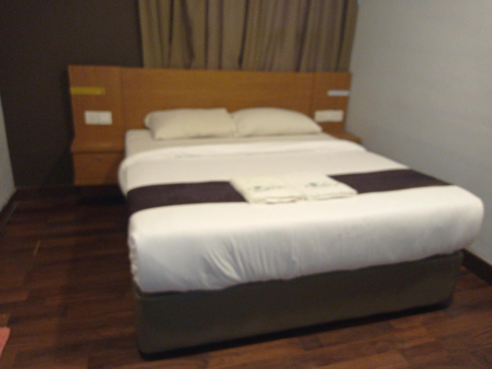 Golden Leaf Boutique Hotel Nusa Idaman Formerly Known As Ariana Hotel Johor Bahru Esterno foto