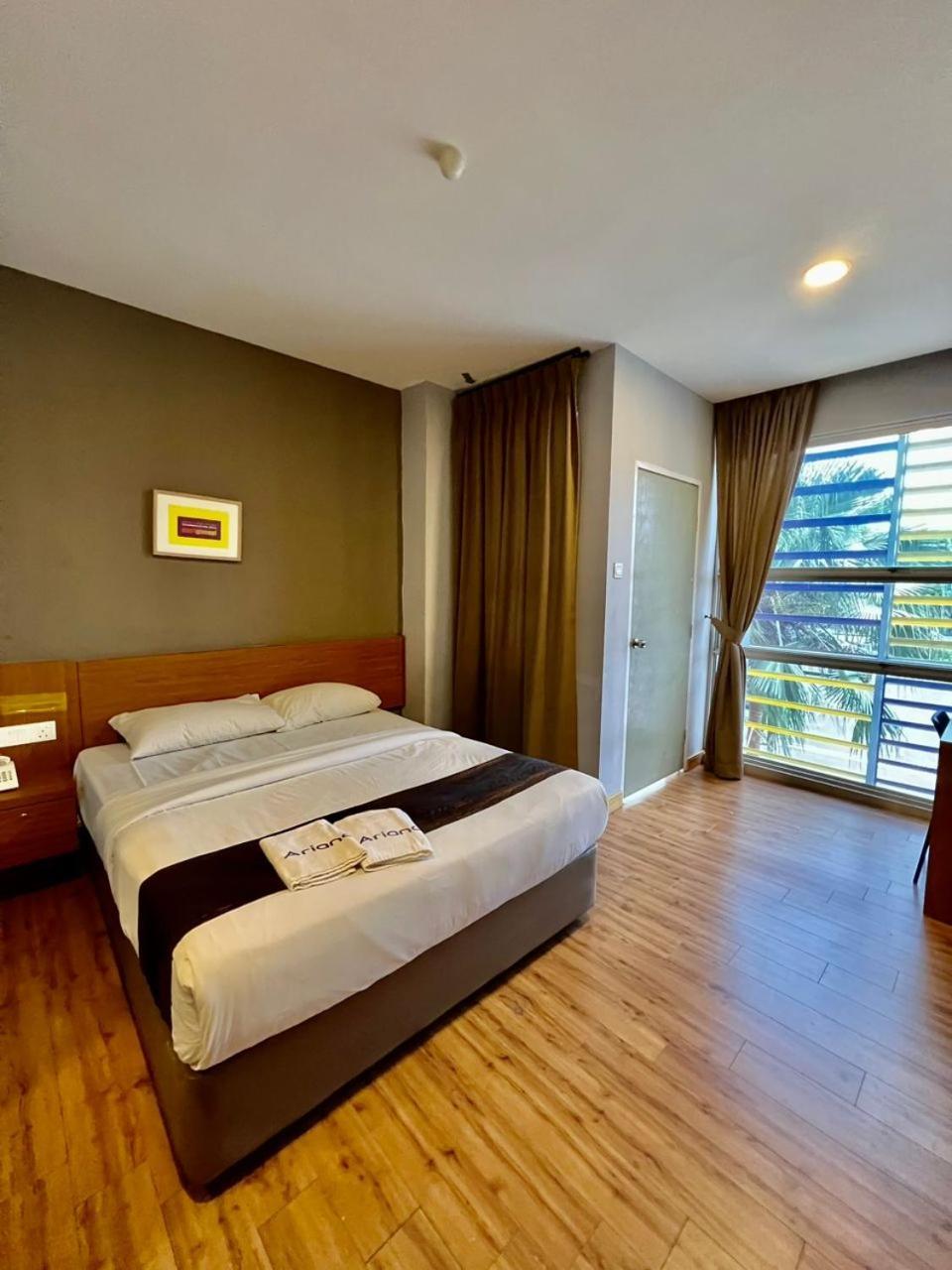 Golden Leaf Boutique Hotel Nusa Idaman Formerly Known As Ariana Hotel Johor Bahru Esterno foto