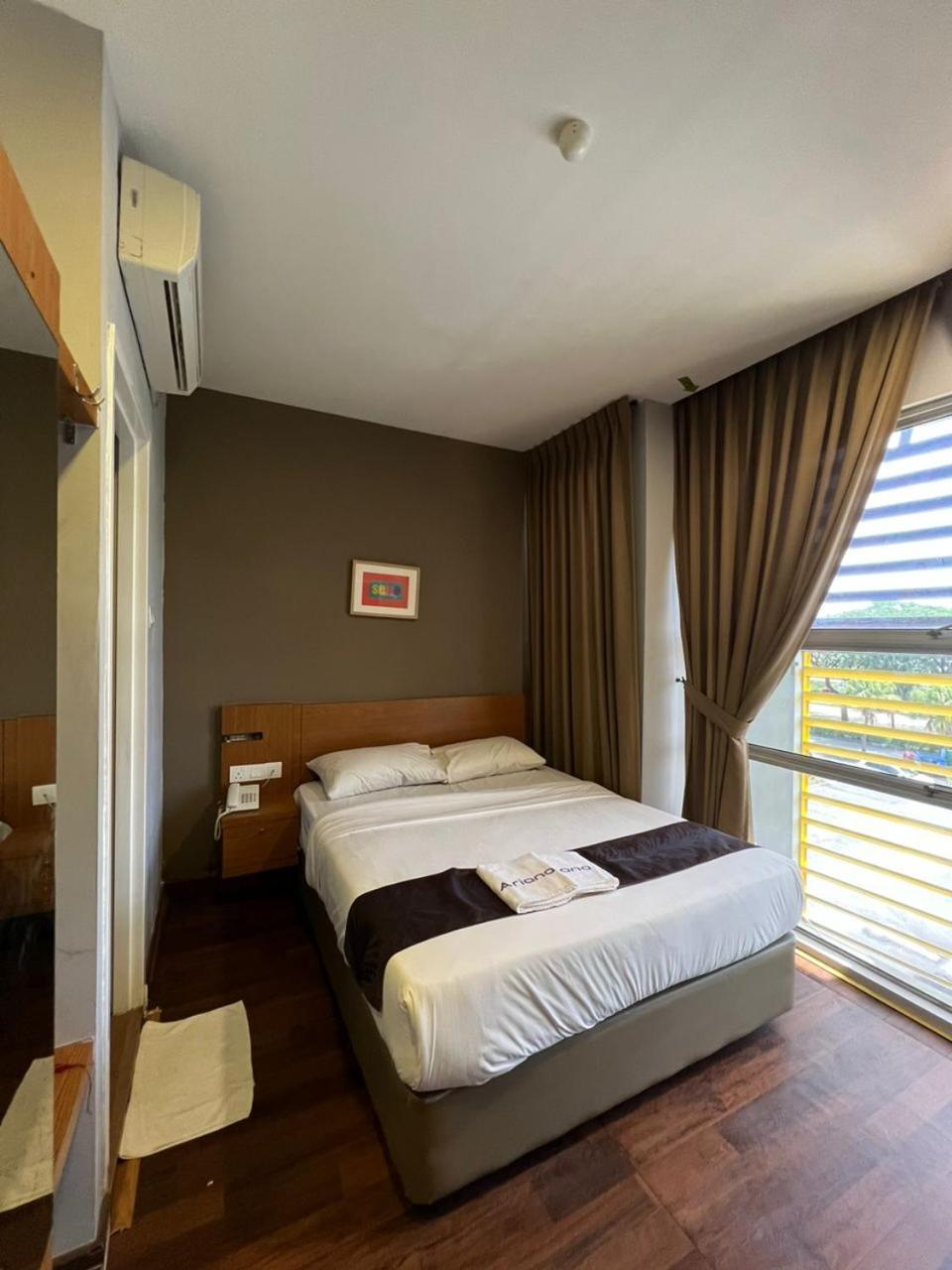 Golden Leaf Boutique Hotel Nusa Idaman Formerly Known As Ariana Hotel Johor Bahru Esterno foto