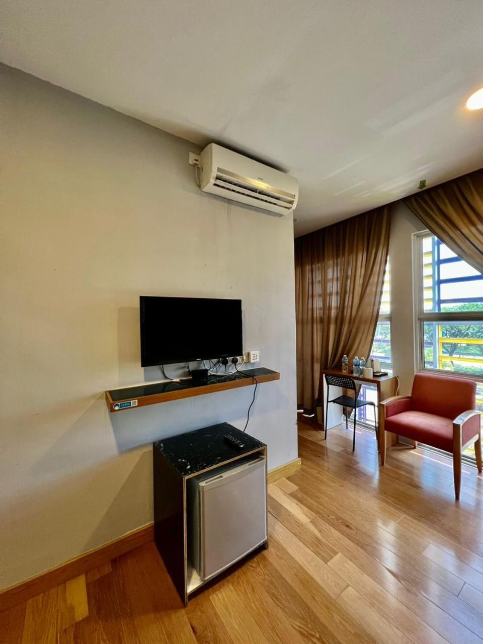 Golden Leaf Boutique Hotel Nusa Idaman Formerly Known As Ariana Hotel Johor Bahru Esterno foto
