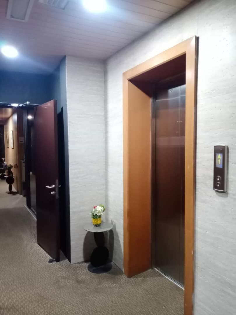 Golden Leaf Boutique Hotel Nusa Idaman Formerly Known As Ariana Hotel Johor Bahru Esterno foto